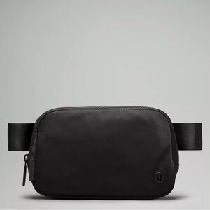 Lululemon Everywhere Belt Bag